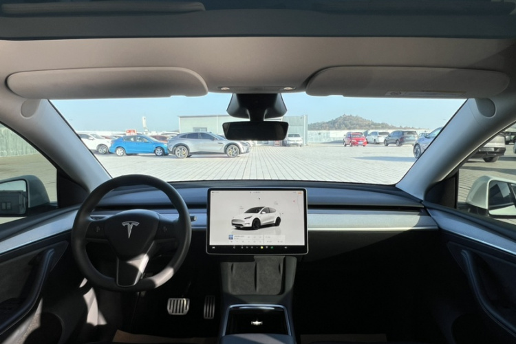 特斯拉 Model Y 2024款 Performance高性能版中控内饰7003