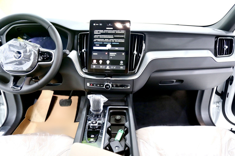 沃尔沃XC60 2026款 B5 四驱智逸豪华版中控内饰7002