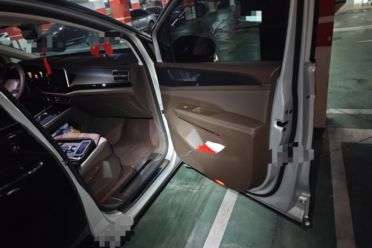 大众 威然 2022款 330TSI 商务版局部细节9005