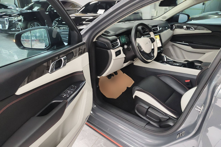 领克02 2019款 高能版 2.0T 自动两驱耀版 国VI中控内饰20