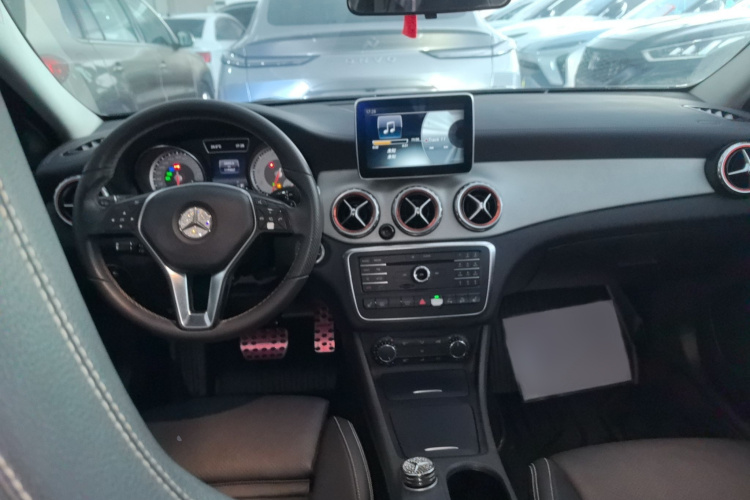 奔驰GLA 2016款 GLA 220 4MATIC 时尚型中控内饰7002