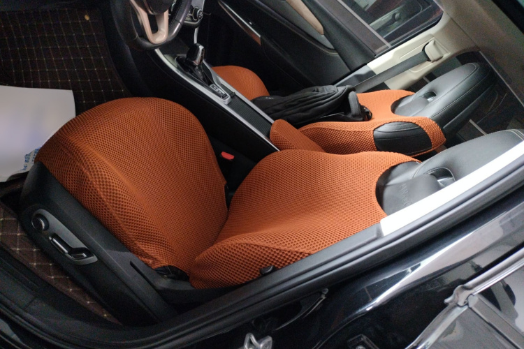 领克01 2017款 2.0T 两驱型Pro版中控内饰19