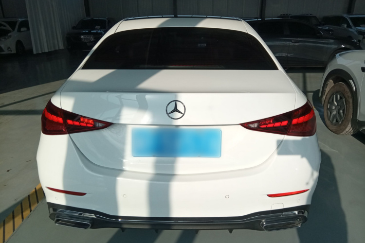 奔驰C级 2023款 C 260 L 运动版车身外观6