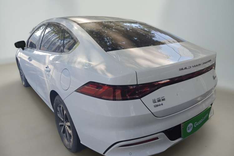 比亚迪 秦PLUS 2023款 冠军版 DM-i 55KM领先型车身外观5