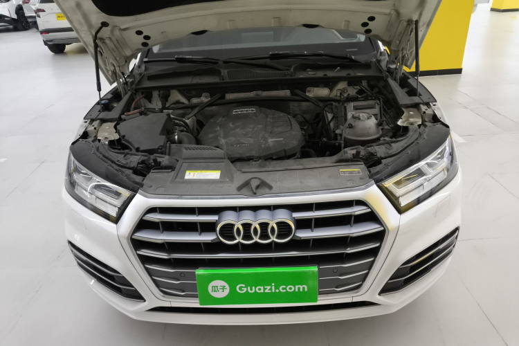奥迪Q5L 2018款 40 TFSI 荣享时尚型 国V机舱底盘24
