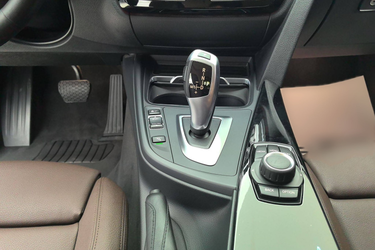 宝马3系 2018款 320Li xDrive 时尚型局部细节9004