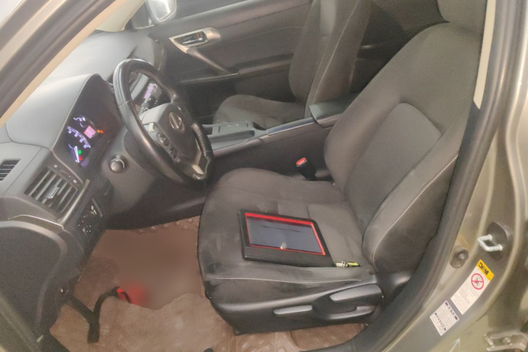 雷克萨斯CT 2017款 CT200h 精英版 单色 国V中控内饰19