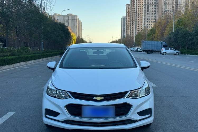 雪佛兰 科鲁兹 2018款 320 自动先锋天窗版车身外观6005