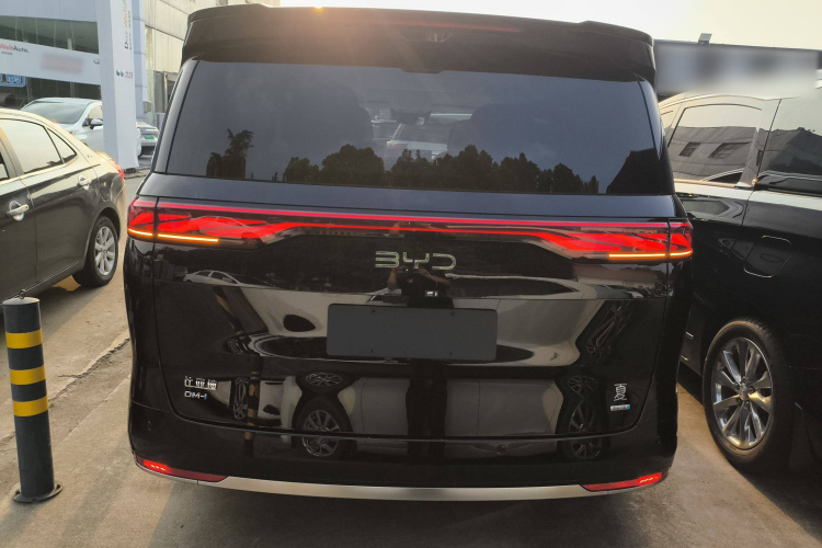 比亚迪 夏 2025款 DM-i 1.5T 180km 超越型车身外观6004