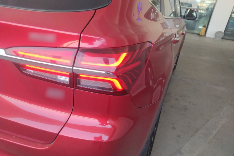 荣威RX5 2016款 30T 四驱自动互联网智尊版车身外观9