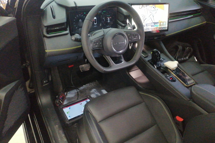 领克03 2023款 2.0TD DCT劲Pro中控内饰13