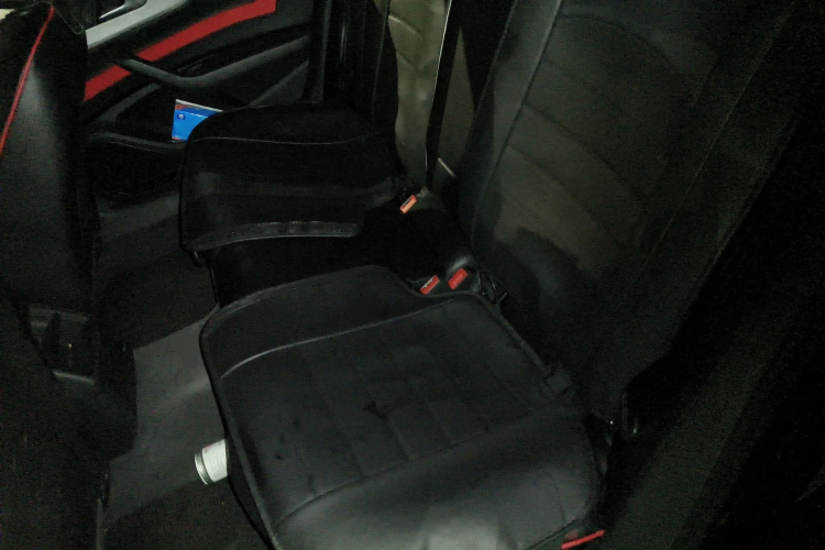 奥迪A4L 2018款 30周年年型 40 TFSI 进取型中控内饰21