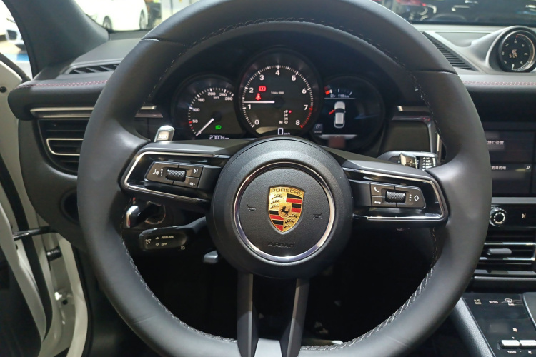 保时捷 2022款 Macan 2.0T中控内饰13