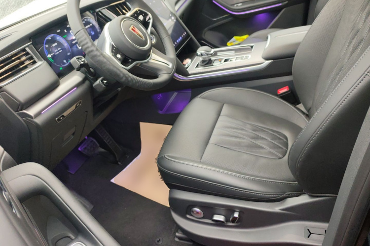 红旗HS7 PHEV 2024款 2.0T PHEV 四驱旗畅版 7座中控内饰19