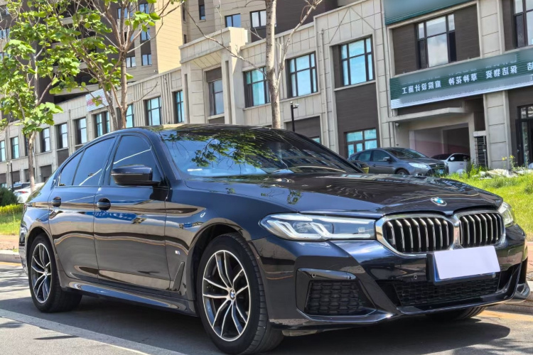 宝马5系(进口) 2022款 改款二 525i M运动套装车身外观3