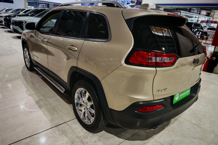 Jeep 自由光(进口) 2014款 2.4L 豪华版车身外观6004