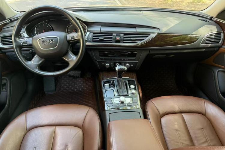 奥迪A6L 2015款 TFSI 百万纪念智领型中控内饰7001