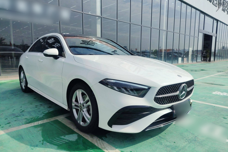 奔驰A级 2023款 A 180 L车身外观6002