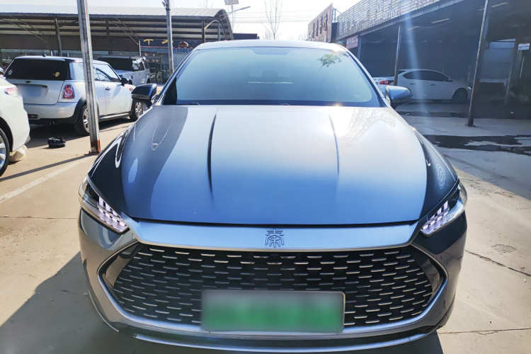 比亚迪 秦PLUS 2023款  冠军版 DM-i 120KM超越型车身外观2