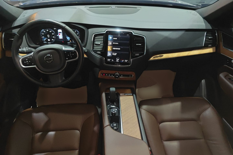 沃尔沃XC90 2022款 B6 智逸豪华版 7座中控内饰12