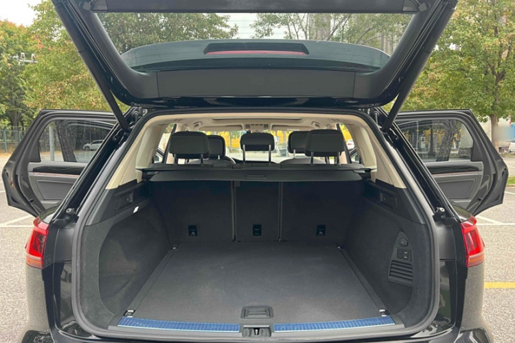 大众 途锐 2020款 3.0TSI 锐享版 国VI中控内饰7008