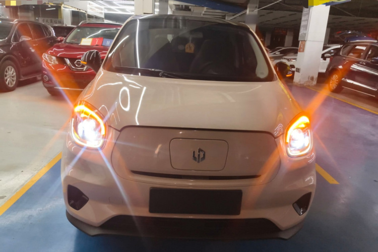 零跑汽车 零跑T03 2021款 400舒享版车身外观2