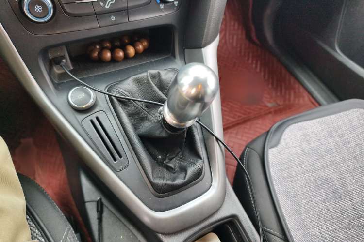 福特 福克斯 2017款 两厢 1.6L 手动舒适型智行版局部细节18