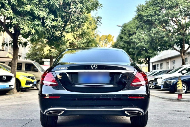 奔驰E级 2019款 E 200 L车身外观6004