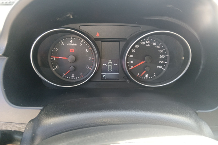 哈弗H6 2014款 运动版 2.4L 自动尊贵型局部细节14