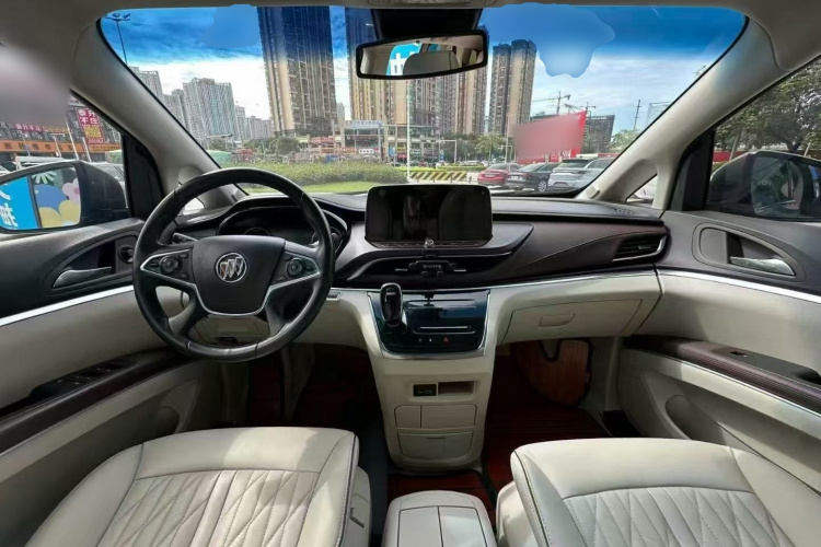 别克GL8 2022款 陆上公务舱 652T 豪华型中控内饰12