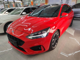 福特 福克斯 2019款 三厢 EcoBoost 180 自动ST Line