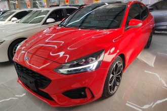 福特 福克斯 2019款 三厢 EcoBoost 180 自动ST Line