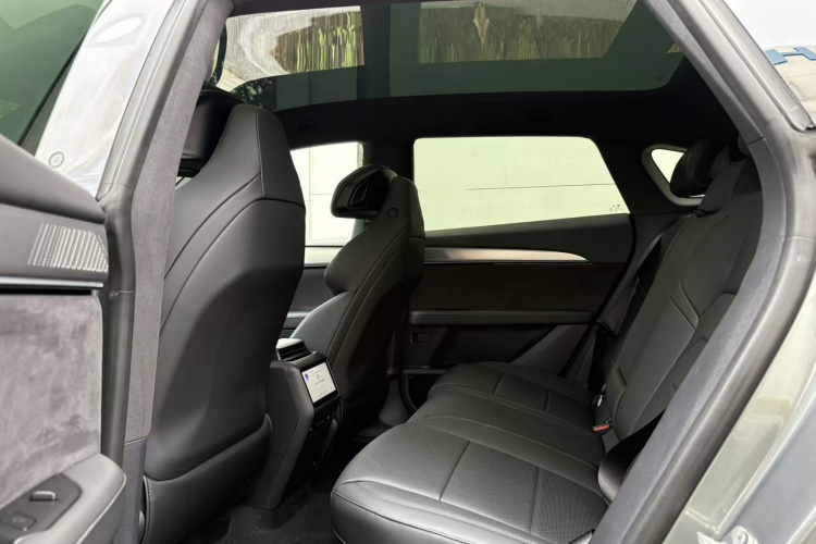 极越01 2025款 焕新款 Max 长续航版中控内饰7004