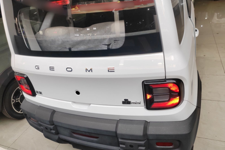 吉利银河 2025款 210km 熊猫骑士车身外观6