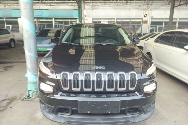 Jeep 自由光 2016款 2.4L 领先智能版车身外观2