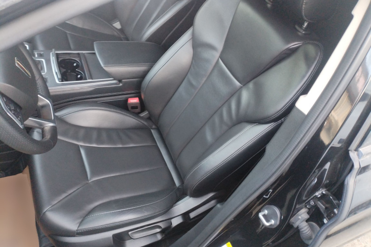 红旗H5 2022款 经典款 改款 1.5T DCT旗韵版中控内饰19