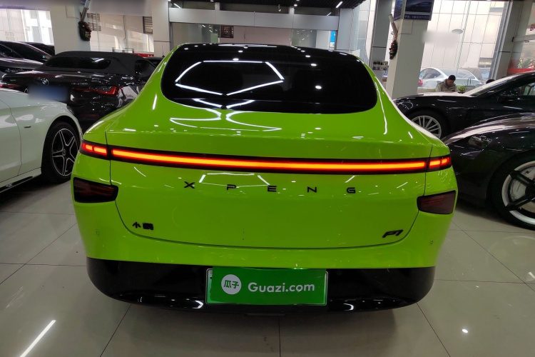 小鹏P7 2021款 670E鹏翼版车身外观6