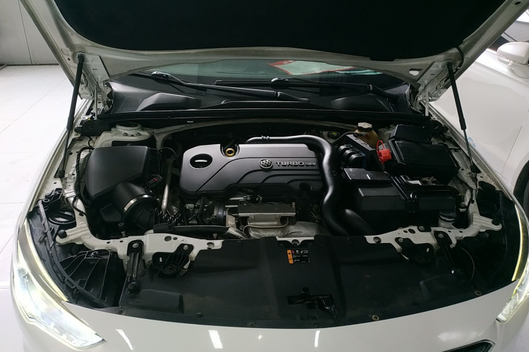 别克 君威 2017款 20T 精英型局部细节24