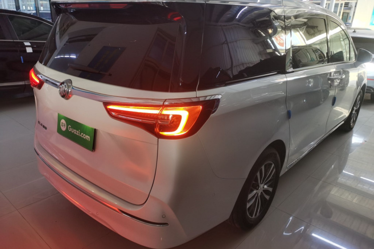 别克GL8 2023款 ES陆尊 尊享型车身外观7