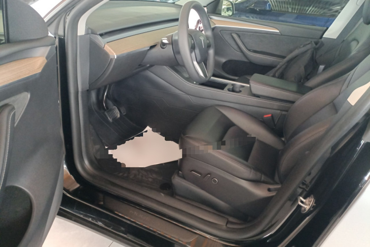 特斯拉 Model Y 2022款 改款 后轮驱动版中控内饰20