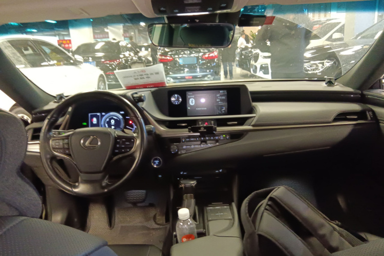 雷克萨斯ES 2020款 300h 卓越版中控内饰7002