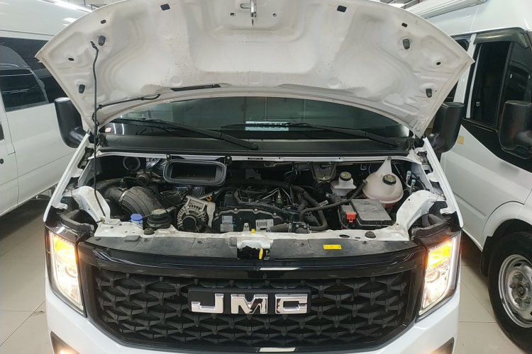 江铃福顺 2023款 2.0T 手动短轴中顶商运型多功能乘用车5座局部细节24