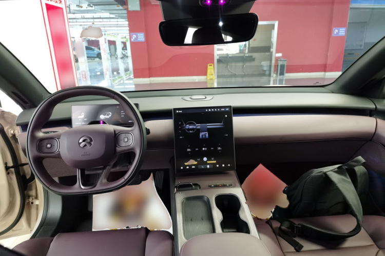 蔚来ET5 2022款 75kWh中控内饰7002