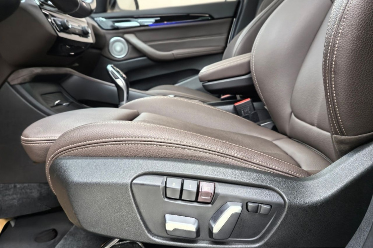 宝马X1 2022款 sDrive25Li 领先型中控内饰7003