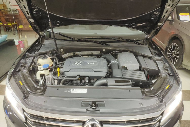 大众 帕萨特 2016款 330TSI DSG尊荣版机舱底盘24