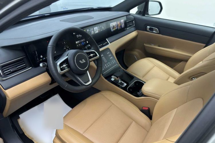 理想汽车 理想ONE 2021款 增程6座版中控内饰7001