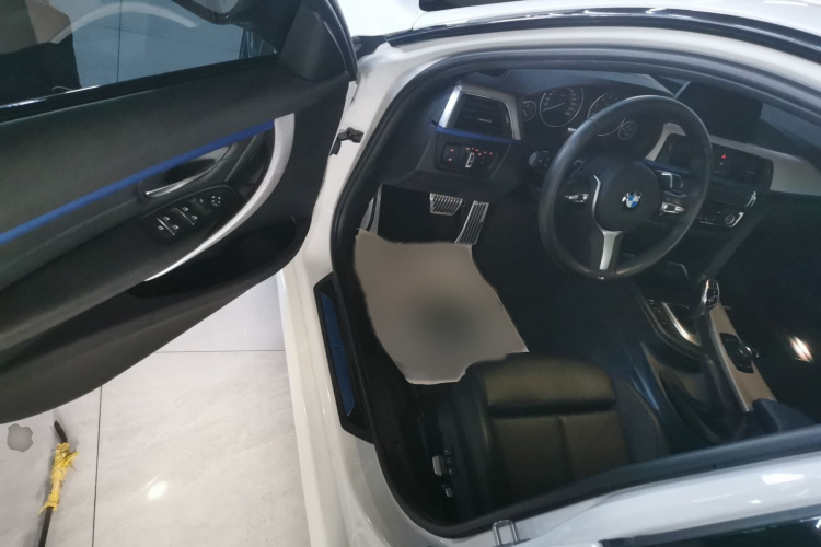 宝马3系 2019款 320i M运动套装中控内饰7003