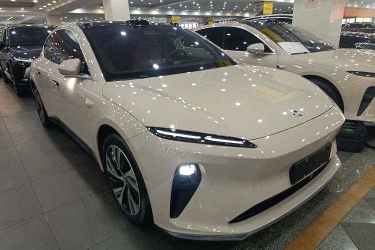 蔚来ET5 2022款 75kWh车身外观3