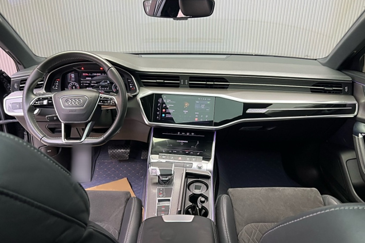 奥迪A6L 2021款 55 TFSI quattro 尊享动感型中控内饰7002