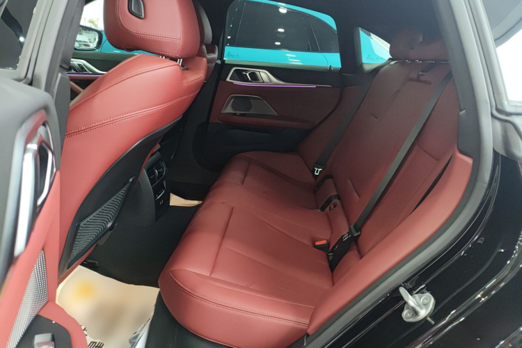 宝马4系 2022款 425i Gran Coupe M运动曜夜套装中控内饰7004